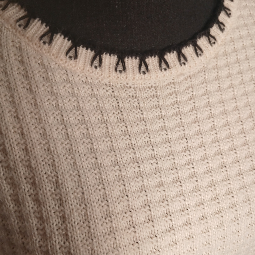 Altar'd State Sweater Size M - Picture 2 of 4